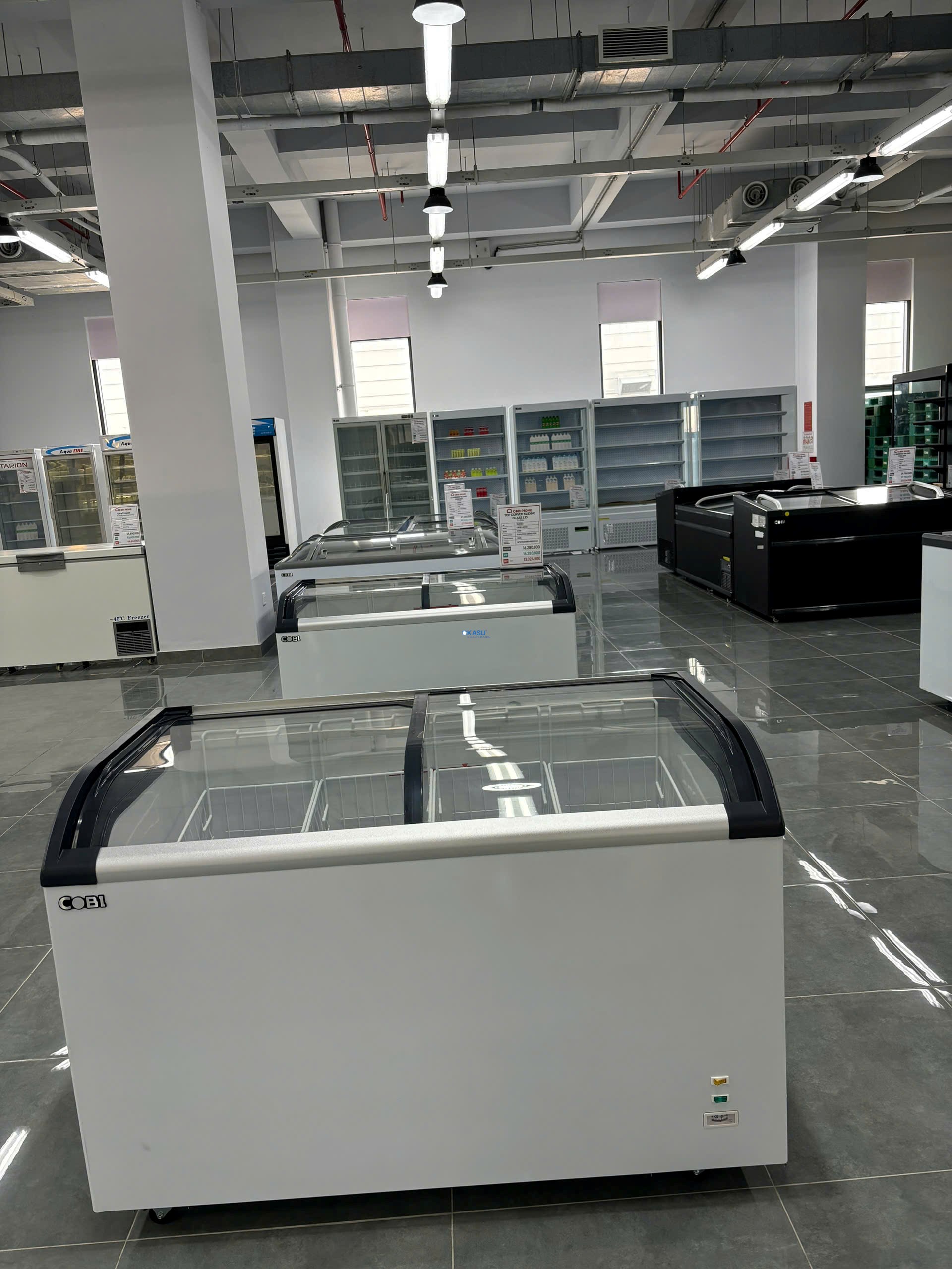 Tủ Đông Nằm Cánh Kính Cong Cobi CBSD-420Q